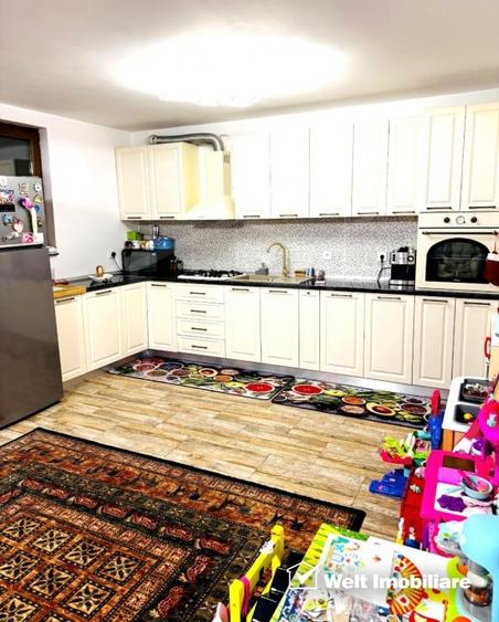 Casă individuală cu 5 camere cu Canalizare în Apahida