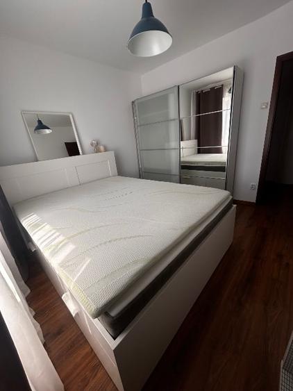 Apartament cu 2 camere semidecomandat, mobilat în 1 Mai
