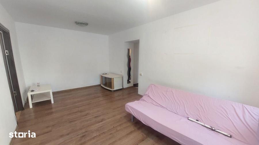 Apartament cu 2 camere semidecomandat în Horea