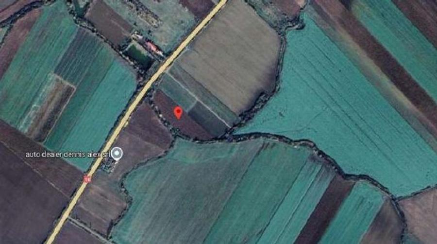 Teren de 4350 mp, în Botiz