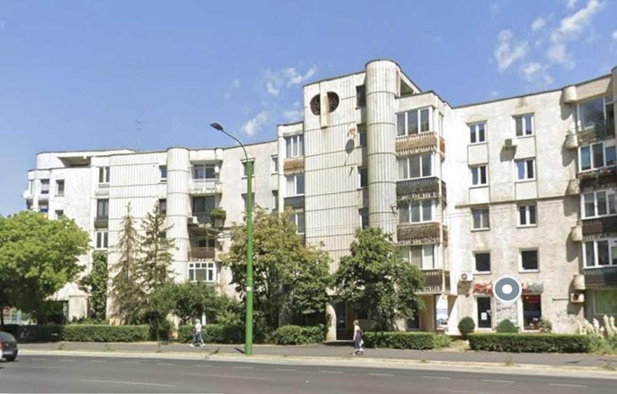 Apartament cu 3 camere decomandat în Centrul Civic