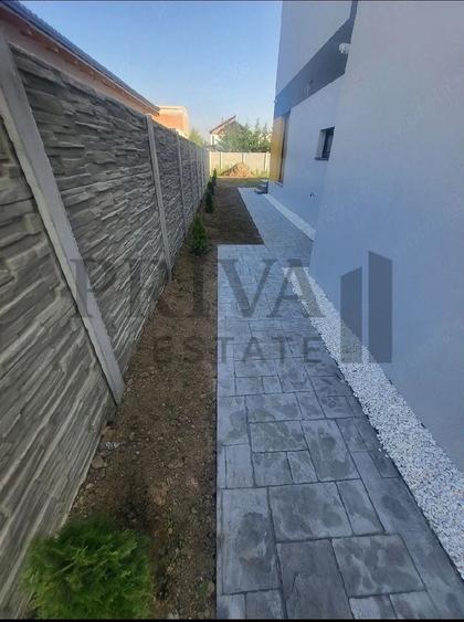 Duplex cu 4 camere cu Canalizare în Dumbrăvița