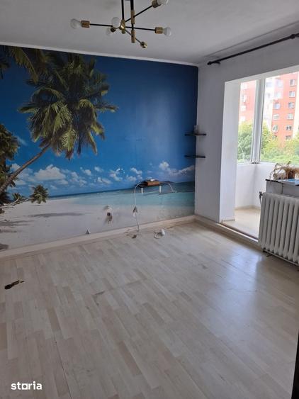 Apartament cu 4 camere în Rahova
