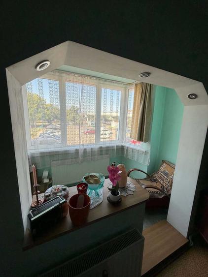 Apartament cu 3 camere decomandat în Exterior Vest