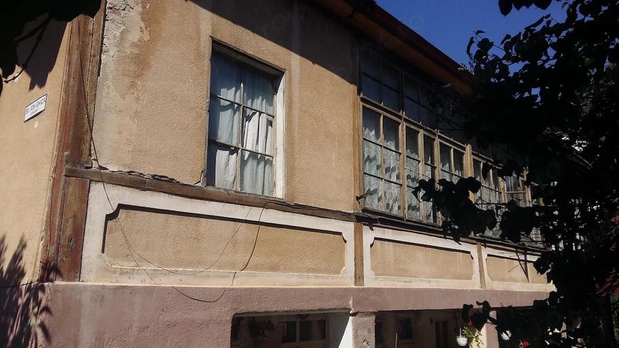 Casă cu 8 camere cu Teren 650 Mp în Grigorescu