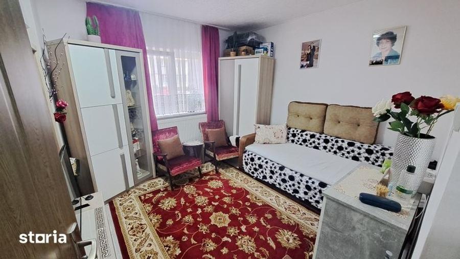 Garsonieră decomandată în Central