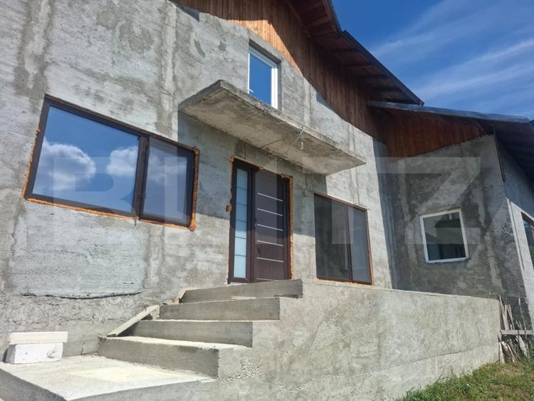 Casă individuală cu 6 camere cu Teren 1832 Mp în Glodeni