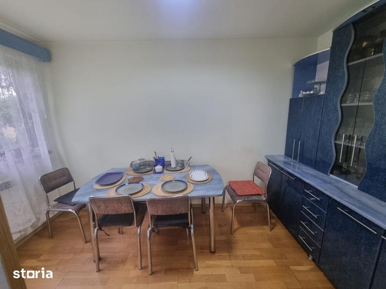Casă cu 5 camere cu Teren 1790 Mp în Est