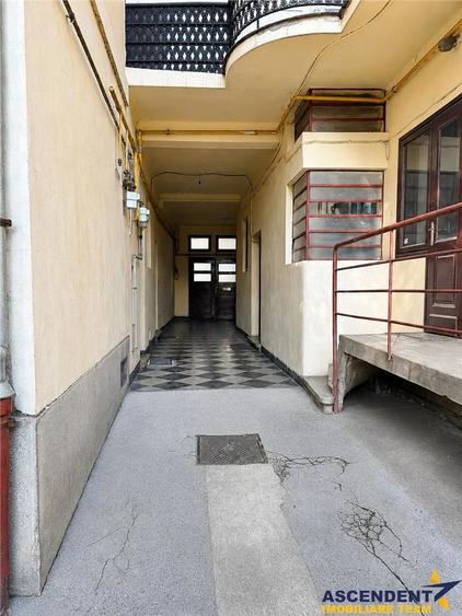 Apartament cu 2 camere semidecomandat în Central