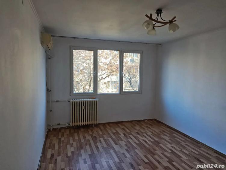 Apartament cu 3 camere semidecomandat, mobilat în Berceni
