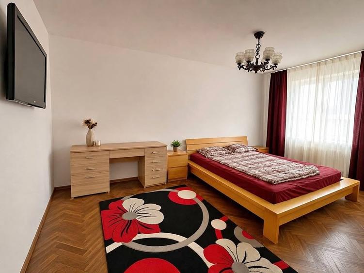 Apartament cu 3 camere decomandat, mobilat în 1 Mai