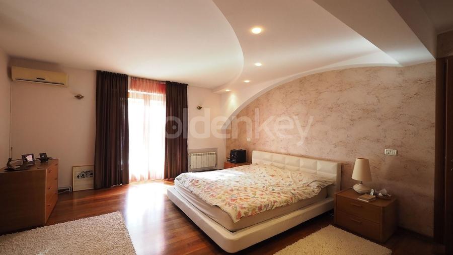 Vila cu 9 camere, 5 bai | D+P+1+M | 416mp teren - 8