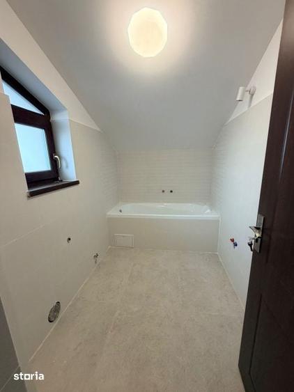 Casă cu 6 camere cu Teren 600 Mp în Bordei