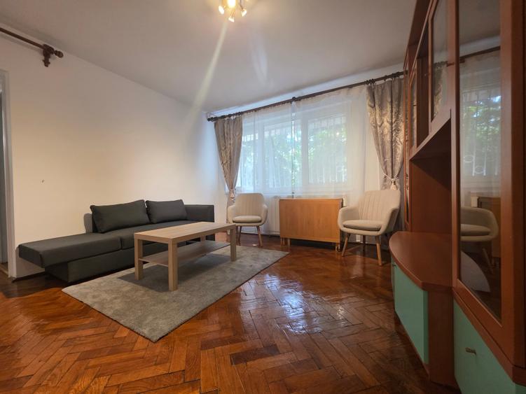 Apartament cu 2 camere semidecomandat în P-ța Amzei