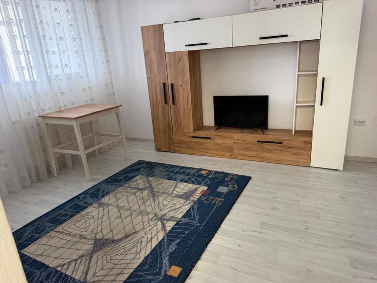 Apartament cu 2 camere decomandat în Micro 18