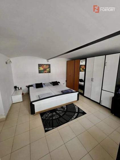 Apartament cu 3 camere semidecomandat în P-ța Maria