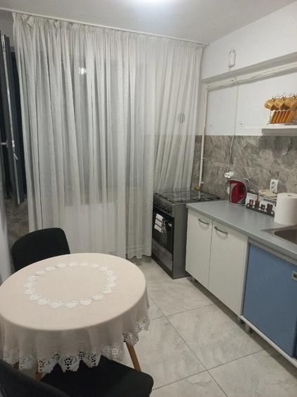 Apartament cu 2 camere semidecomandat în Independenței