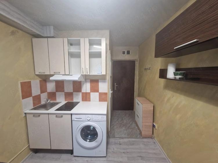 Garsonieră decomandată în Complex Studențesc