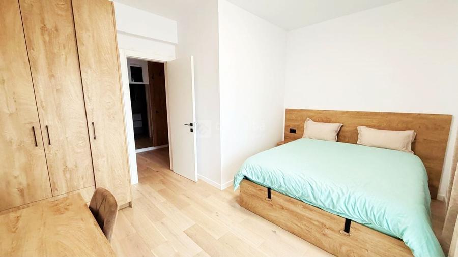 Apartament cu 3 camere decomandat, mobilat în Central