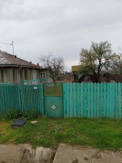 Casă cu 4 camere în Măriuța