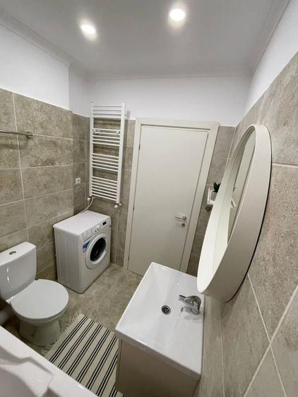 Garsonieră decomandată în Roșu
