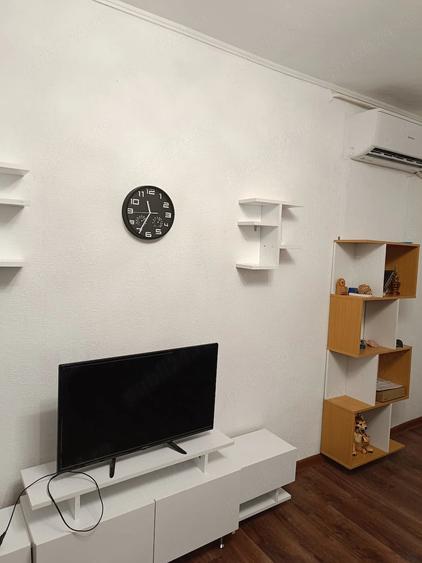 Apartament cu 3 camere decomandat în Vitan