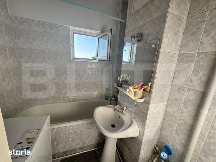 Apartament cu 3 camere decomandat în Rovine