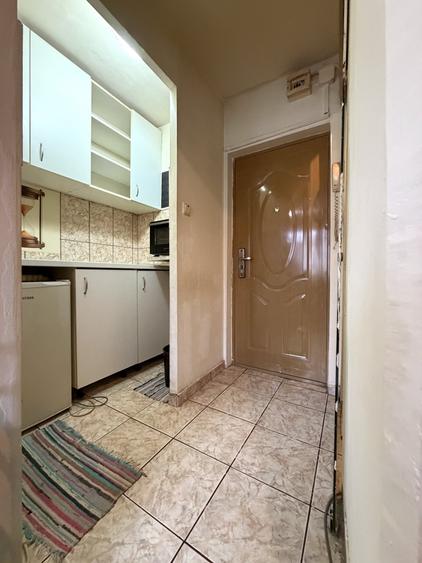 Garsonieră decomandată, mobilată în Buziașului
