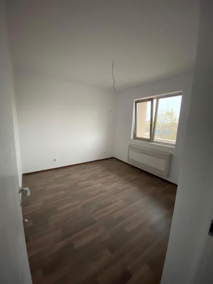 Apartament cu 3 camere decomandat în Băneasa