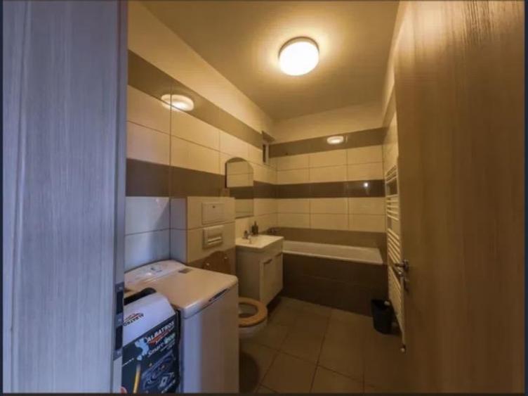 Apartament cu 2 camere decomandat în Lipovei