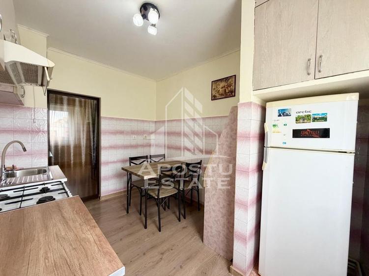 Apartament cu 3 camere decomandat, mobilat în Olimpia-Stadion