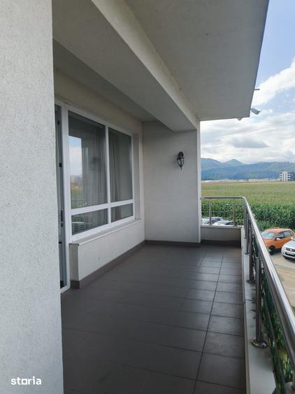 Apartament cu 3 camere în Cristian