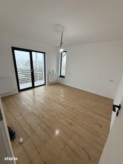 Casă cu 4 camere cu Teren 500 Mp în Gura Ocniței
