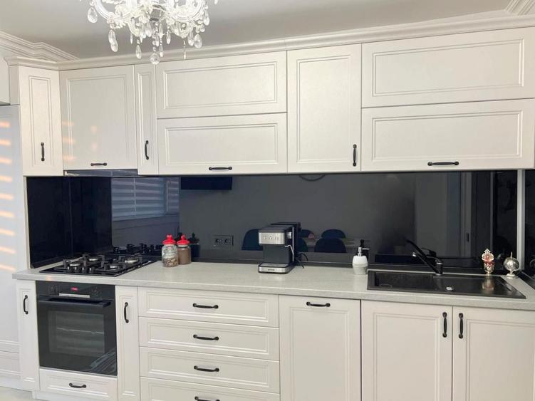 Apartament cu 4 camere decomandat în Micro 14