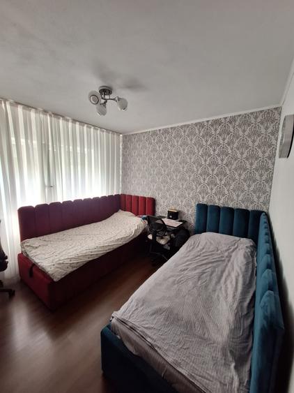Apartament cu 3 camere decomandat în Decebal