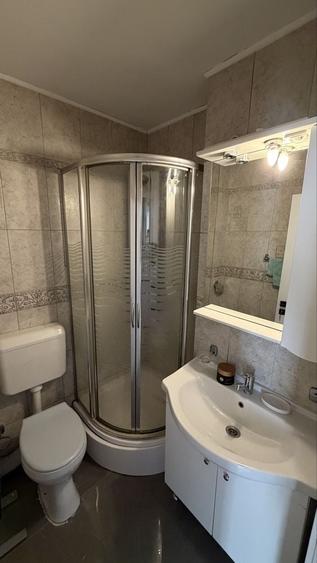 Apartament cu 4 camere în Drumul Carului