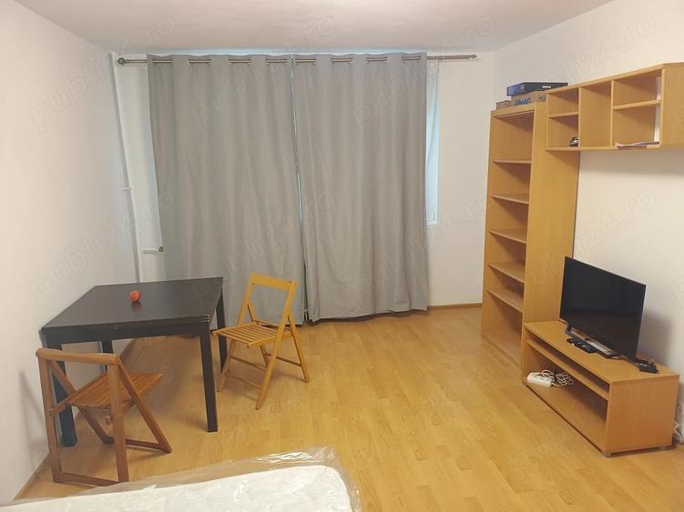 Garsonieră decomandată în Politehnica
