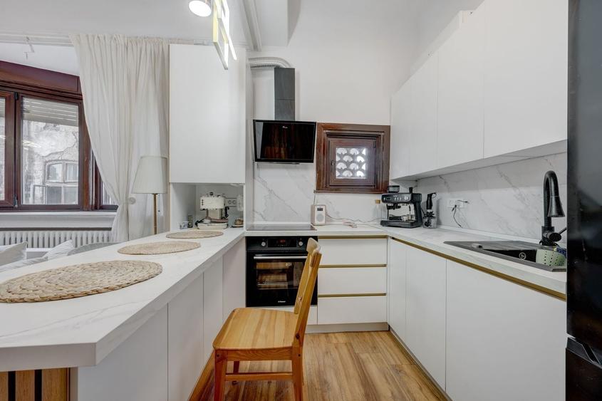 Apartament cu 2 camere semidecomandat, mobilat în Parcul Carol
