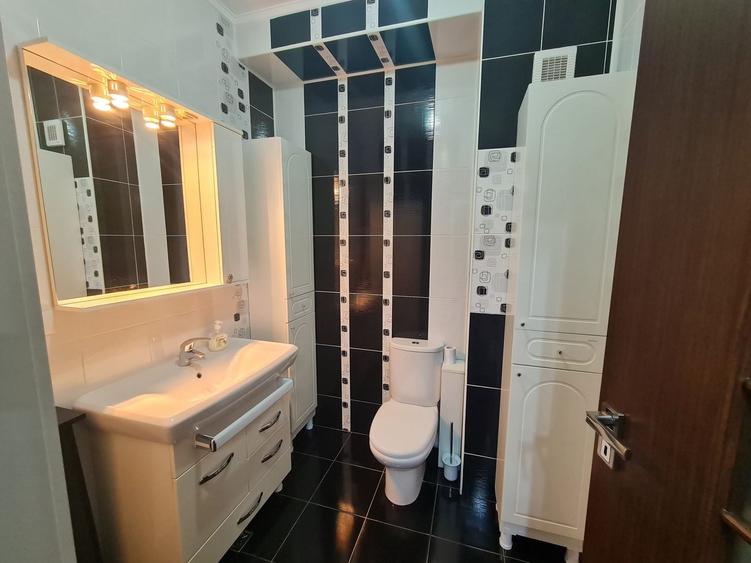 Apartament cu 4 camere decomandat în Herăstrău