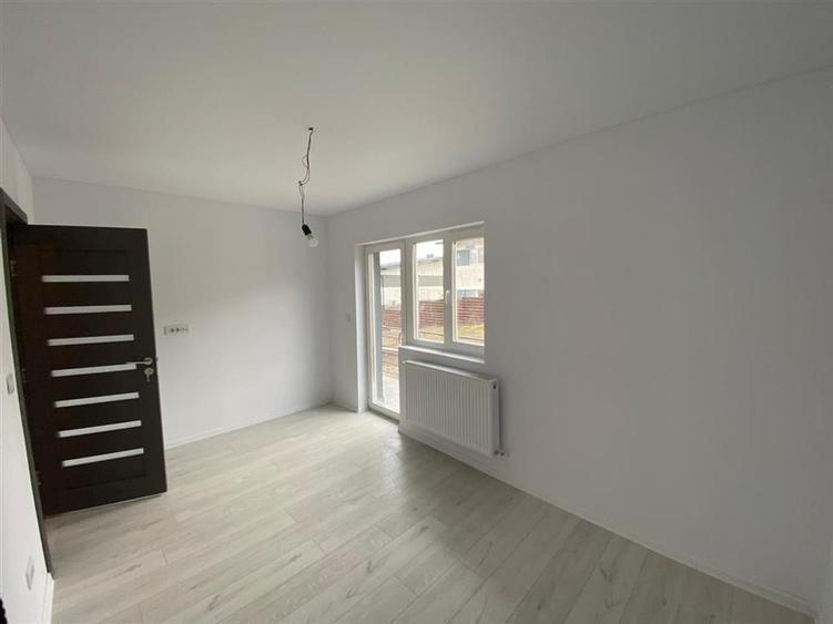 Apartament cu 2 camere decomandat în Aeroport