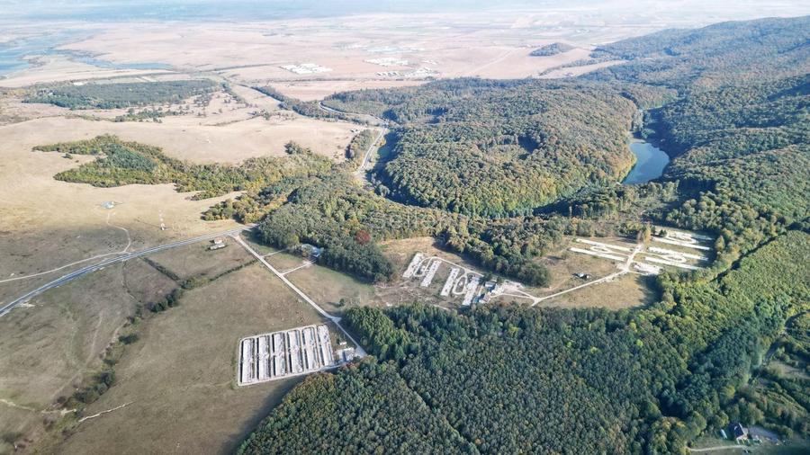 Teren Construcții intravilan de 186000 mp, în Exterior Vest