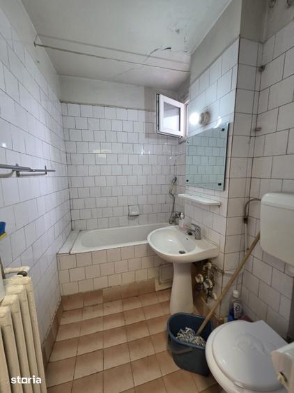 Apartament cu 4 camere semidecomandat în Sălăjan