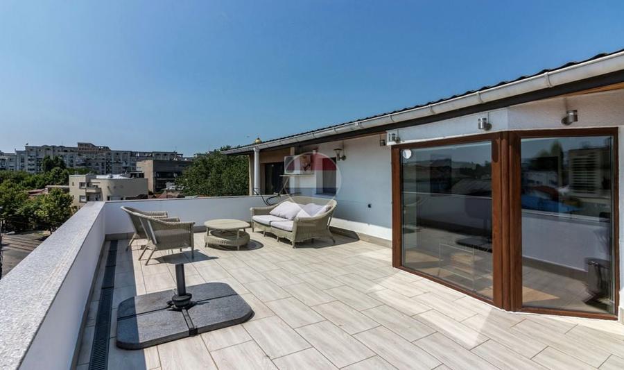 Apartament cu 4 camere decomandat în Unirii