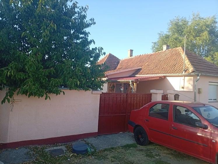 Casă cu 3 camere în Biharia