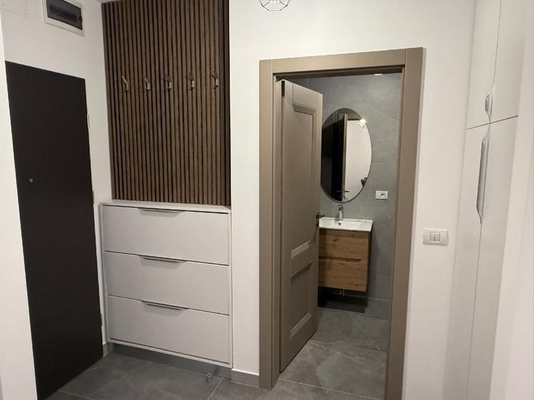 Apartament cu 2 camere decomandat, mobilat în UTA