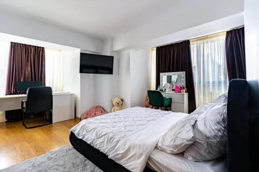 Apartament cu 4 camere decomandat în Central