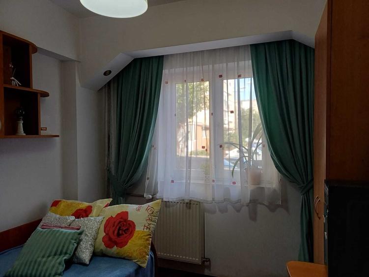 Apartament cu 4 camere decomandat în Calea Aradului