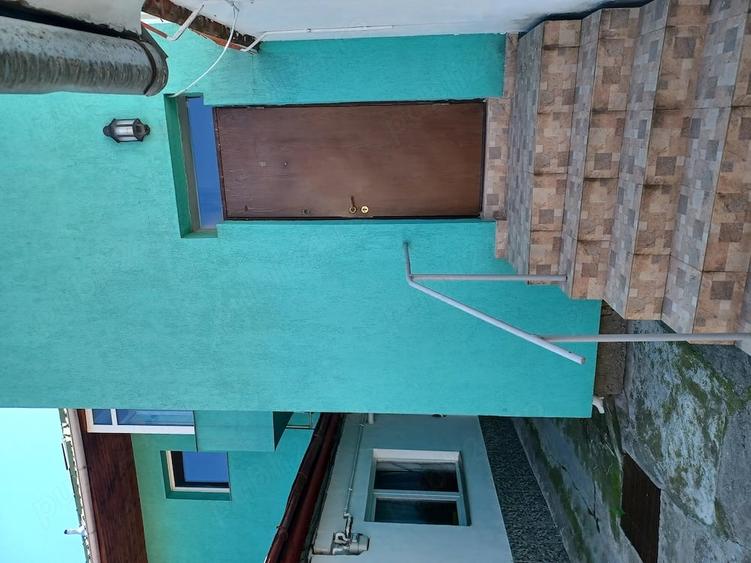 Casă cu 2 camere cu Teren 80 Mp în Central