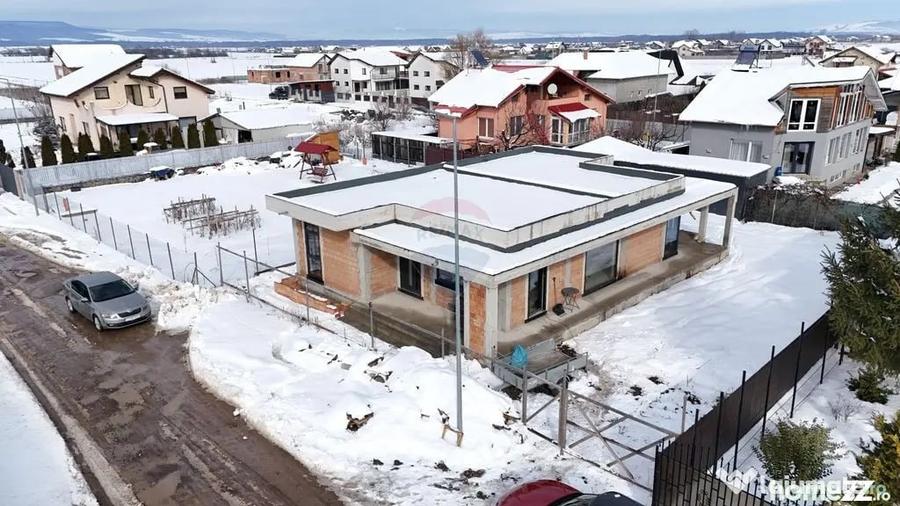 Casă cu 5 camere cu Teren 478 Mp în Hărman