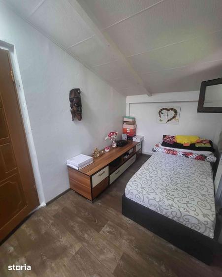 Casă cu 5 camere cu Teren 1200 Mp în Sohodol